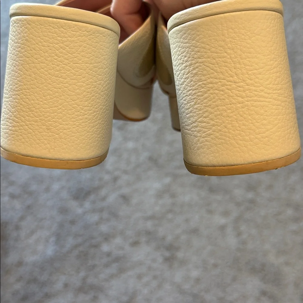 Butrich Ivory Gold Heart Platform Leather Sandal Size 38 - Picture 5 of 6